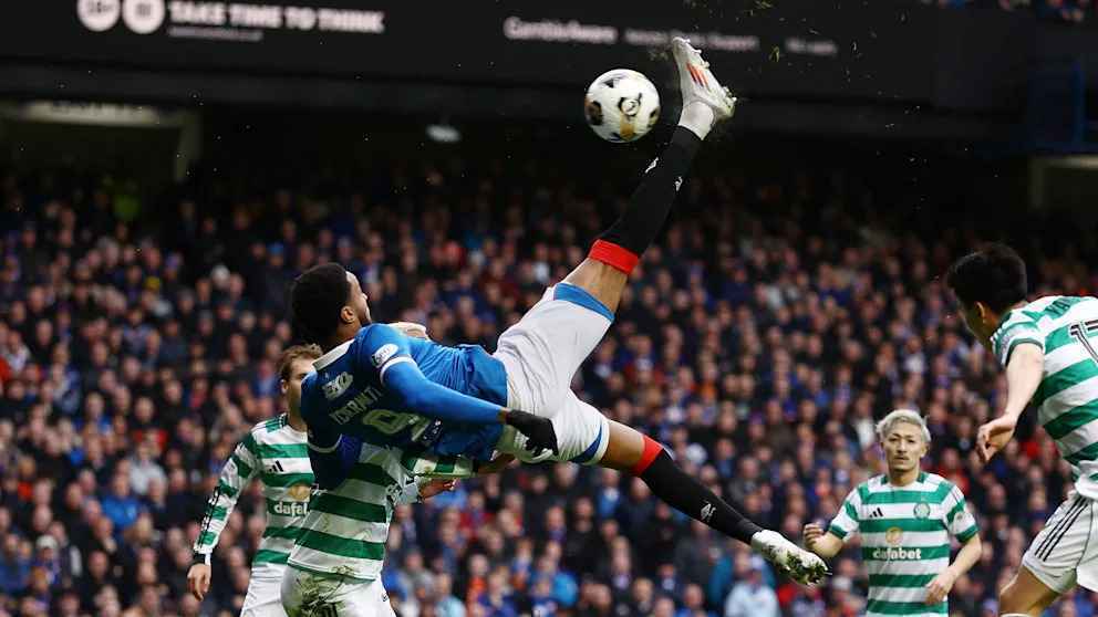Elfmeter-chaos im old firm: fallrückzieher-tor sprengt glasgow