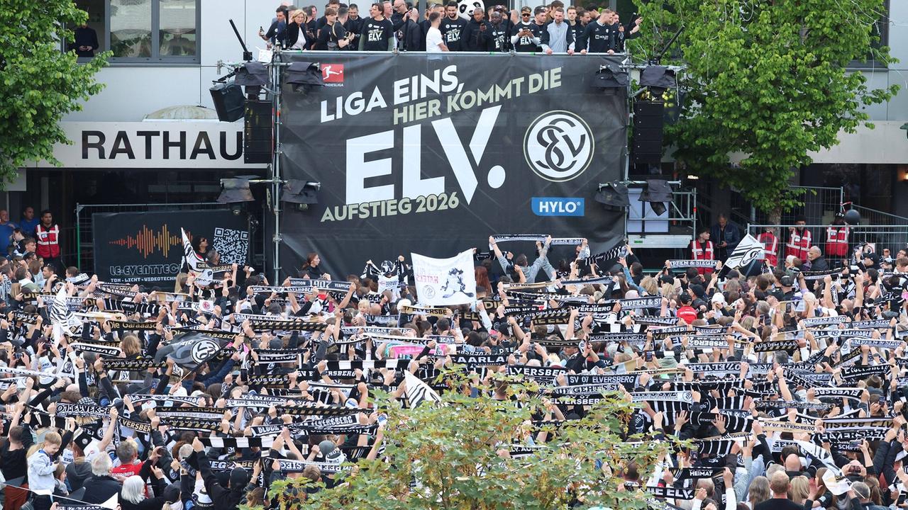 Elversberg stürmt in die bundesliga: stadt feiert historischen aufstieg!