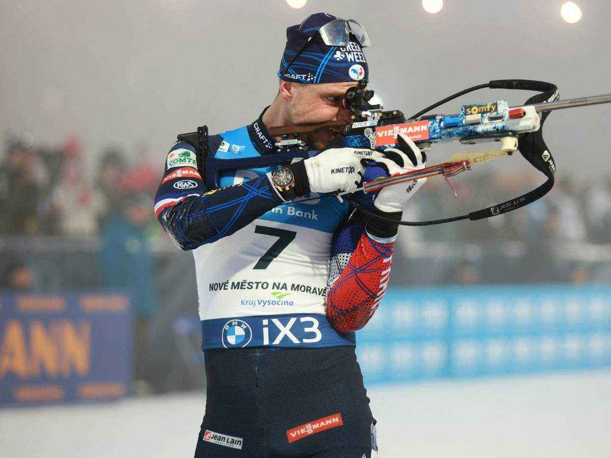 Émilien jacquelin ehrt radsportlegende marco pantani bei biathlon-wettkämpfen