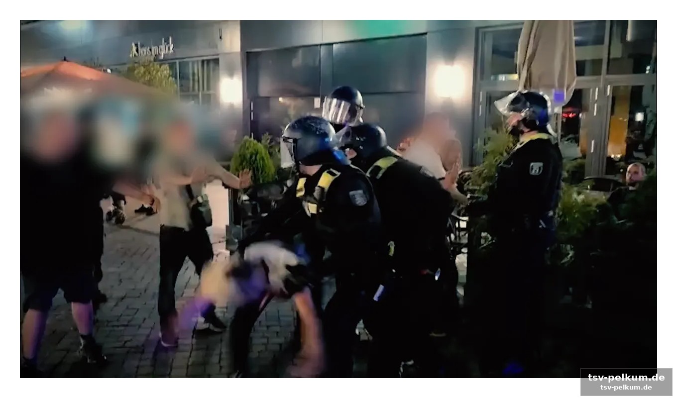 Polizei setzt großaufgebot ein, um die lage zu beruhigen