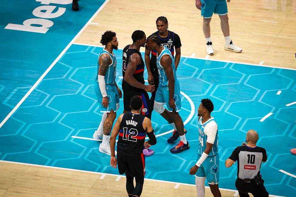 Eskalation in der nba: prügelei überschattet pistons-hornets-spiel