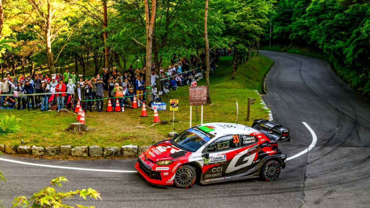 Evans attackiert mit 17,8 sekunden vorsprung – toyota-dominanz im rallye-japan