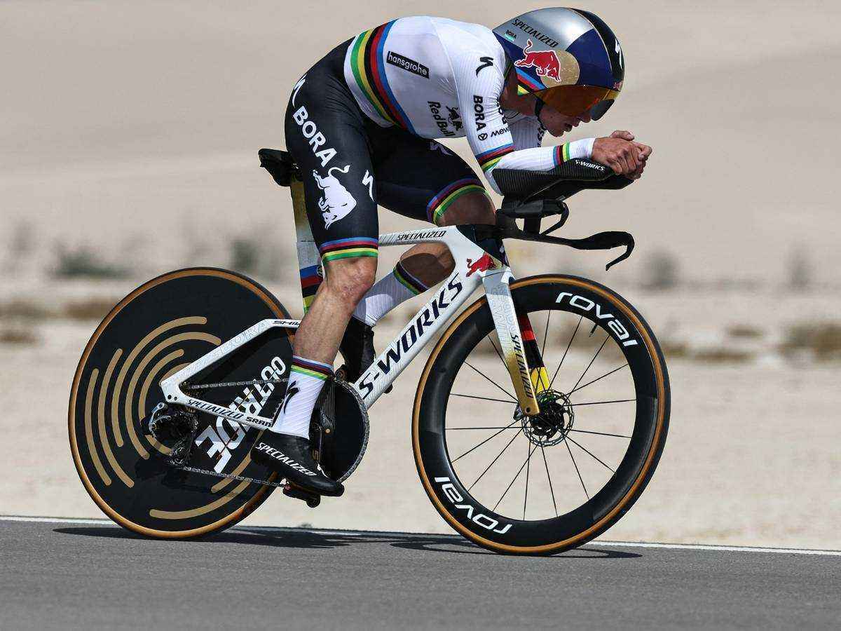 Evenepoel triumphiert bei der uae tour – sechster saisonsieg und führung