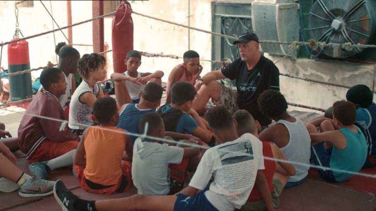Ex-boxer samuel fabbri: hoffnungsschimmer in havannas schatten