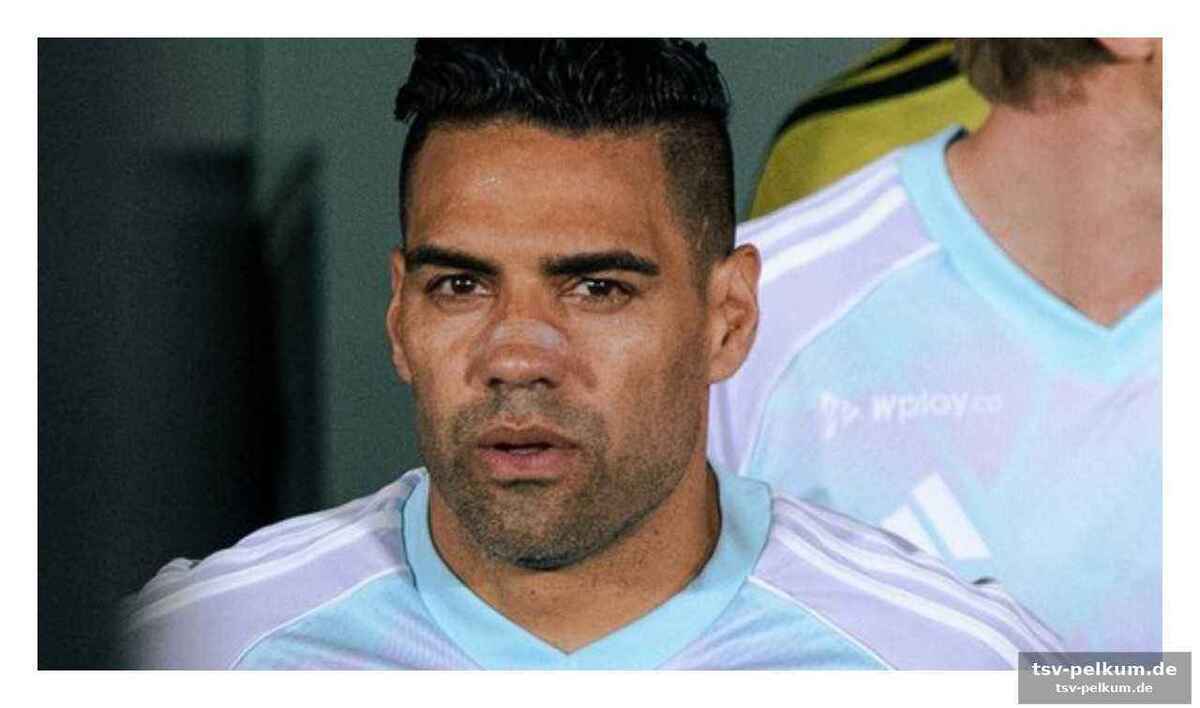 Wie lange fällt falcao aus?