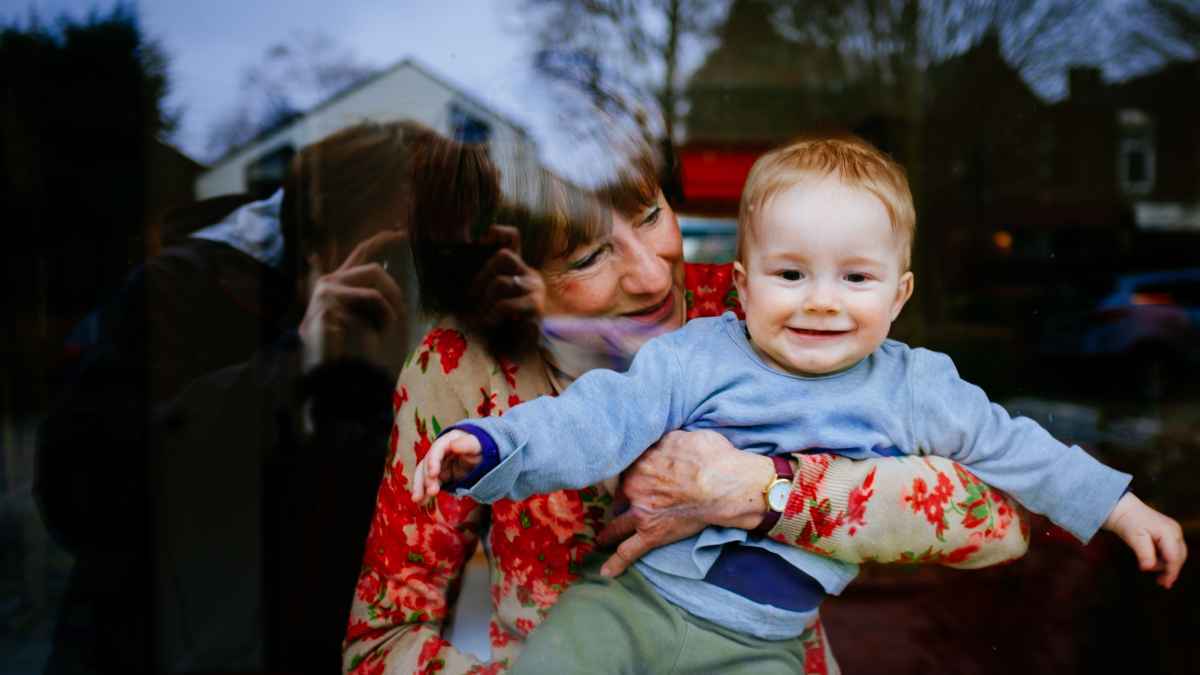 Familienbindung: wie großeltern das gehirn von kindern formen