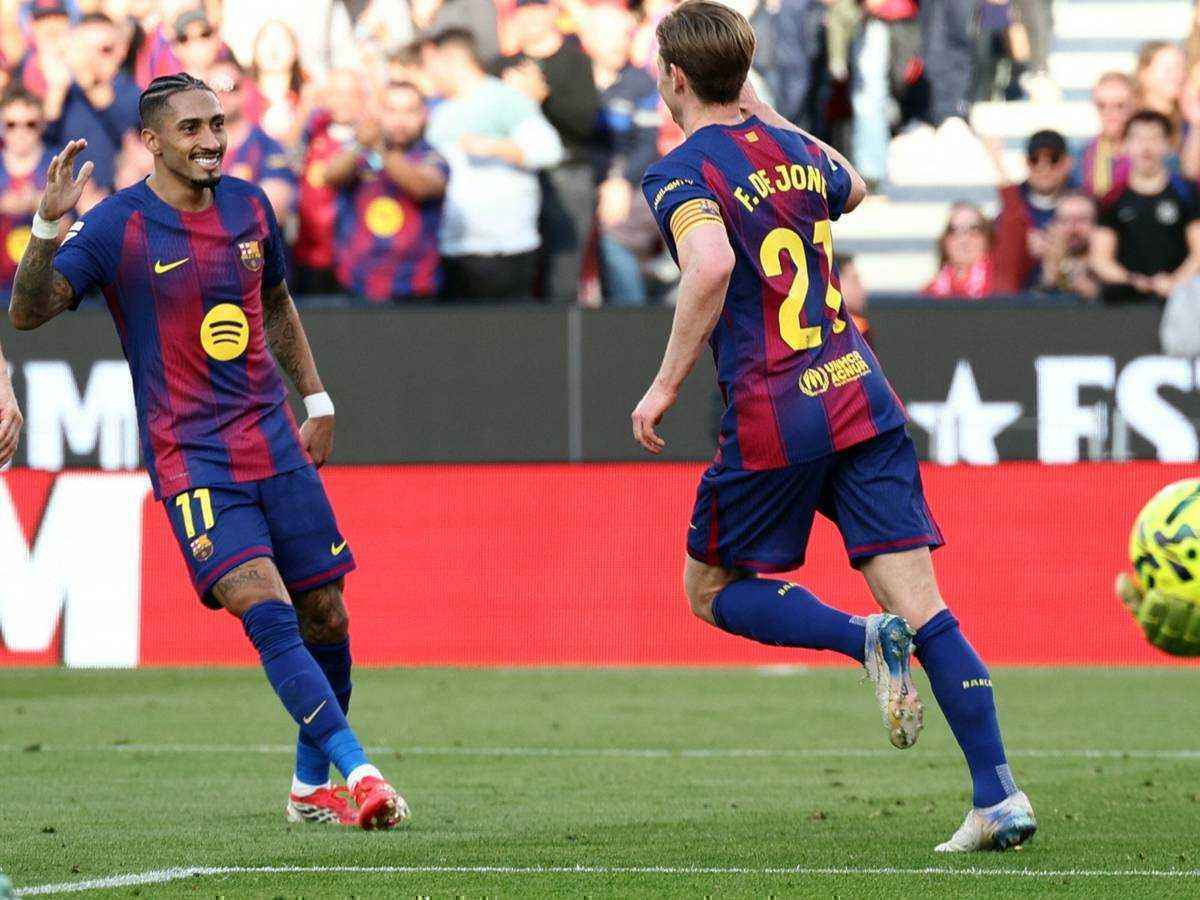 Fc barcelona übernimmt tabellenführung: flick-elf feiert klaren sieg
