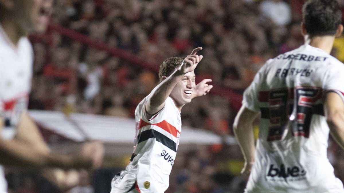 Fc basel fiebert: verfolgt brasilianischen flügelflitzer!