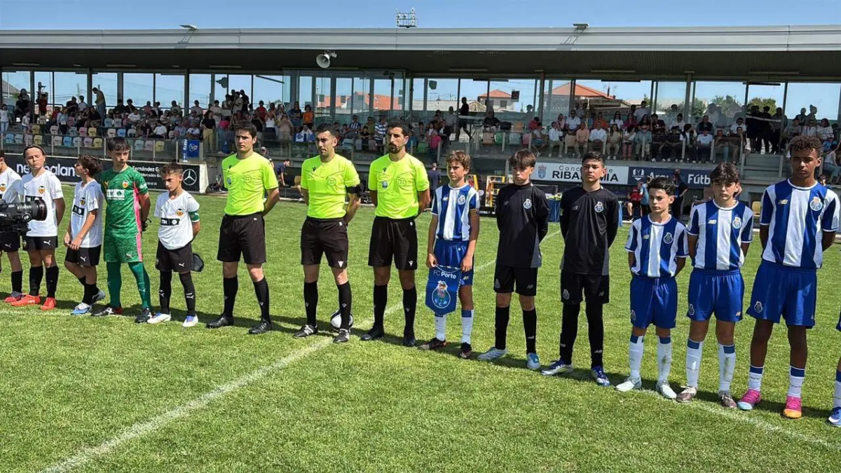 Fc porto krönt sich zum arousa-sieger – valencia knapp geschlagen