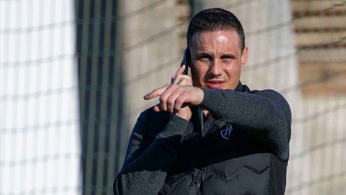 Fcb-präsident degen jagt sommer – und wartet auf einen anruf