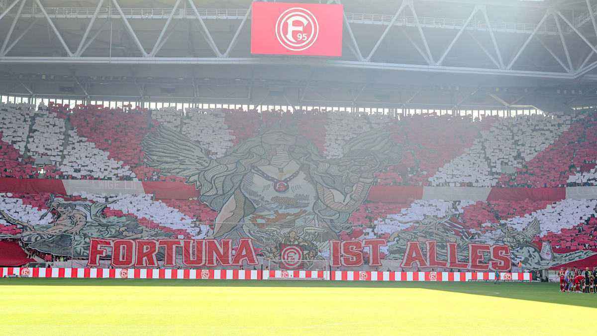 Fortuna-legenden fordern tribüne für koch: jetzt liegt der ball bei düsseldorf