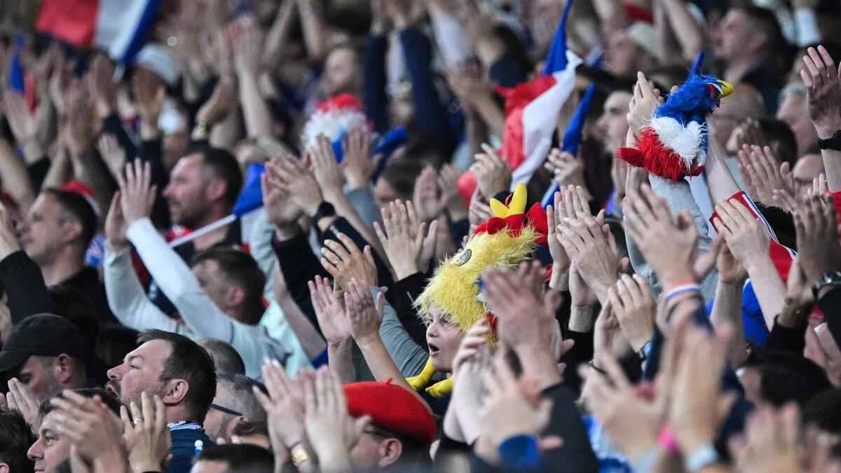 Frankreichs harte hand: ausgangssperre für jugendliche bei der wm