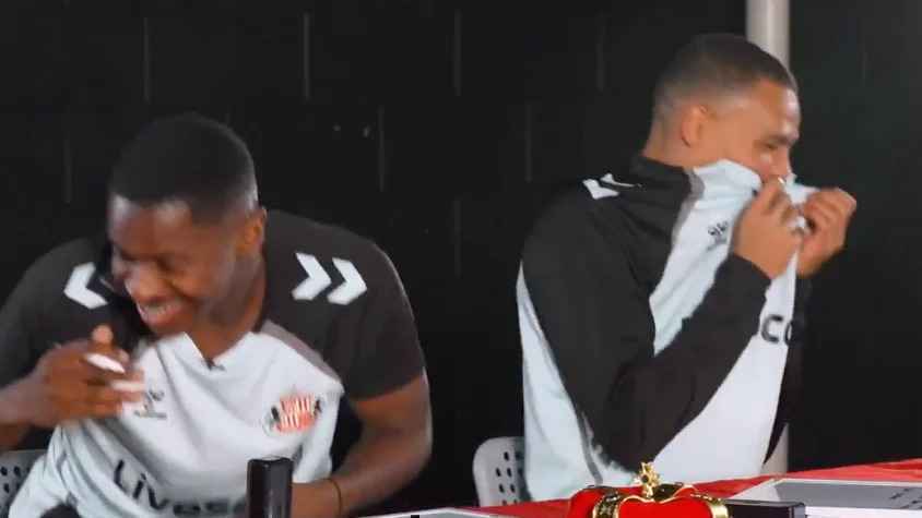 Fußballer vor Lachanfall! Liverpool-Witz bringt Sunderland-Stars zum Weinen!
