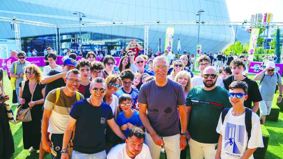 Fußballfans in mailand: nostalgie, stars und 5-gegen-5-action!