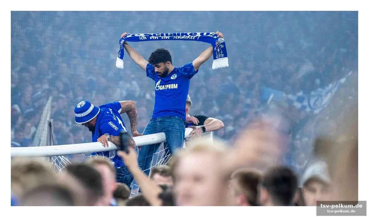 Die fans am rande des abgrunds