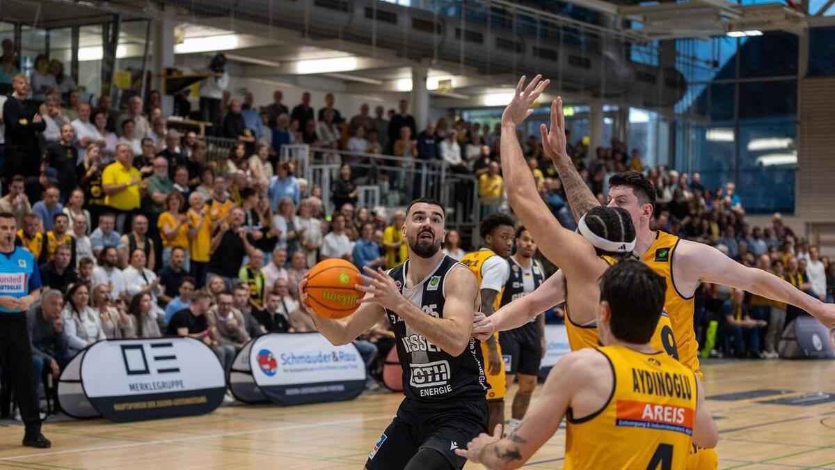 Gießen 46ers brechen den bann: sieg in kirchheim katapultiert team näher an die bundesliga!