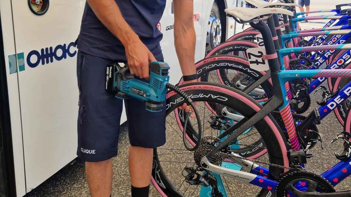 Giro d'italia: die unsichtbare maschinerie hinter den fahrern