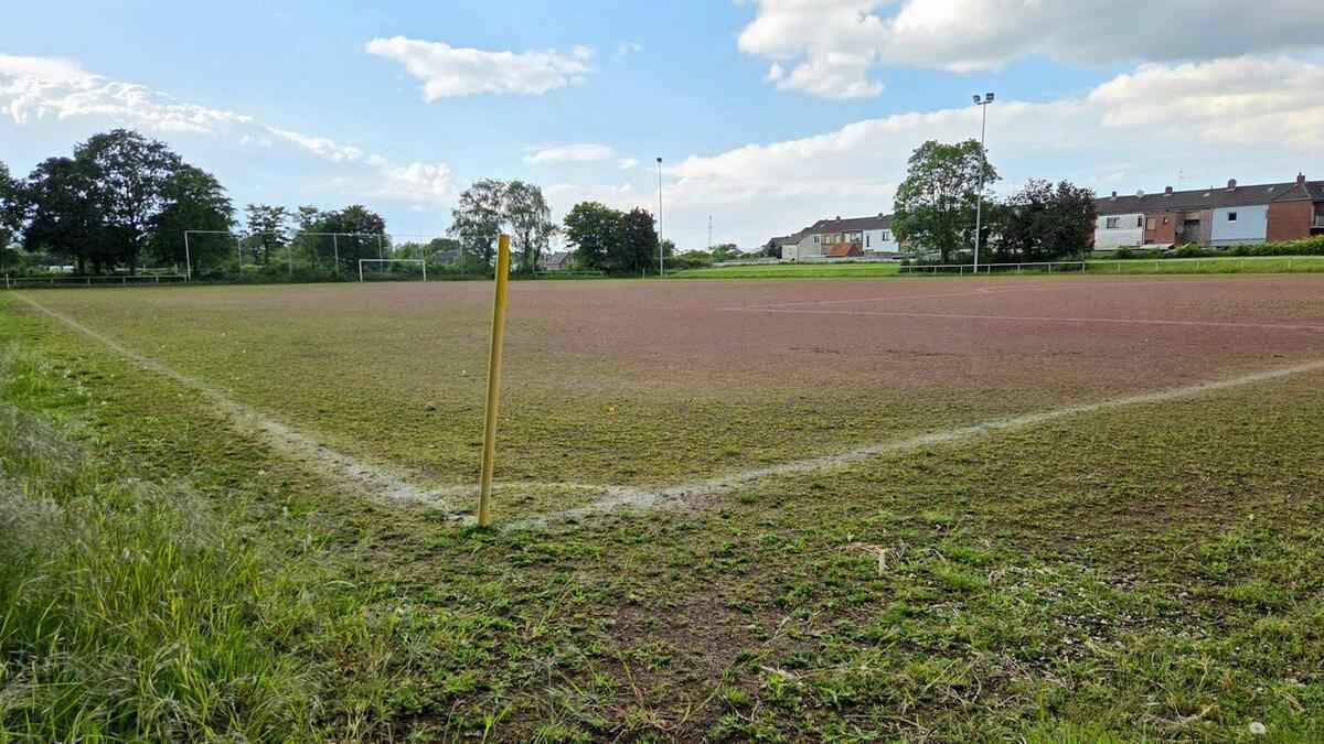 Goch: sportverein kämpft gegen afd-pläne – kunstrasenplatz in gefahr!