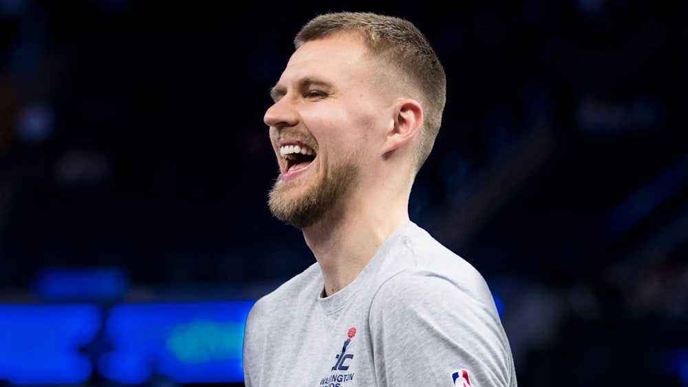Golden state warriors setzen auf kristaps porzingis – ein riskantes spiel?