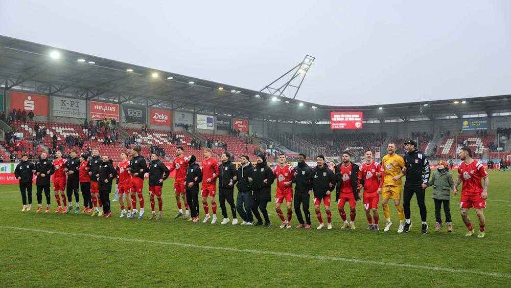 Hallescher fc feiert jubiläum mit sieg – aufstiegspläne für die zukunft