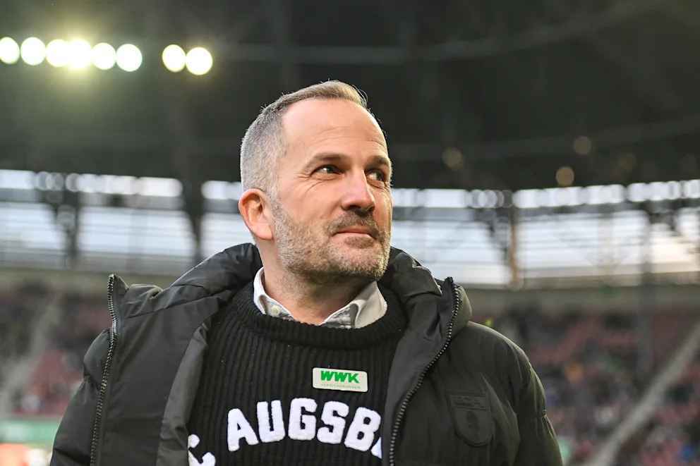 Hammer-Entscheidung beim FCA! Baum bleibt Trainer – Überraschung oder Geniestreich?