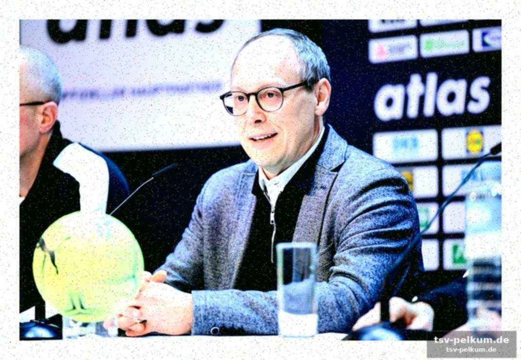 Junge zuschauer im handball-fieber!