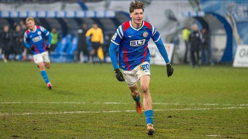 Hansa rostock verliert top-torjäger: ryan naderi zu glasgow rangers