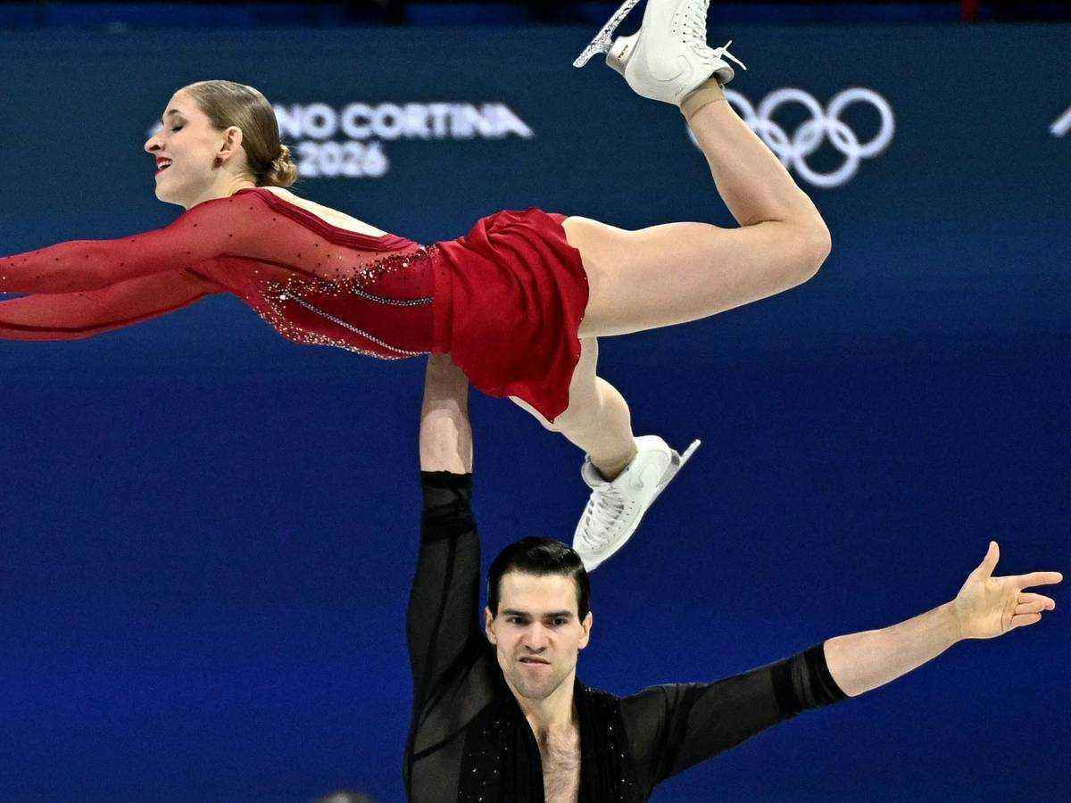 Hase und volodin auf goldkurs: starke leistung bei olympia-kurzprogramm