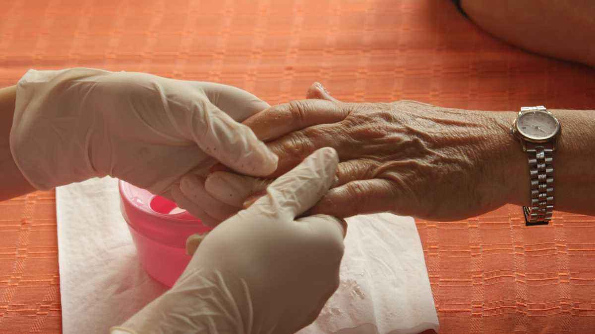 Hausarbeit, vergessene wege: alzheimer zeigt sich zuerst im raum