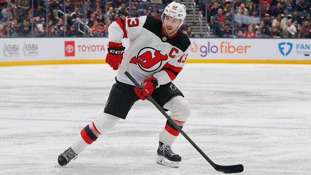 Hischier schießt devils zum derby-triumph – josi und kurashev mit gemischten gefühlen