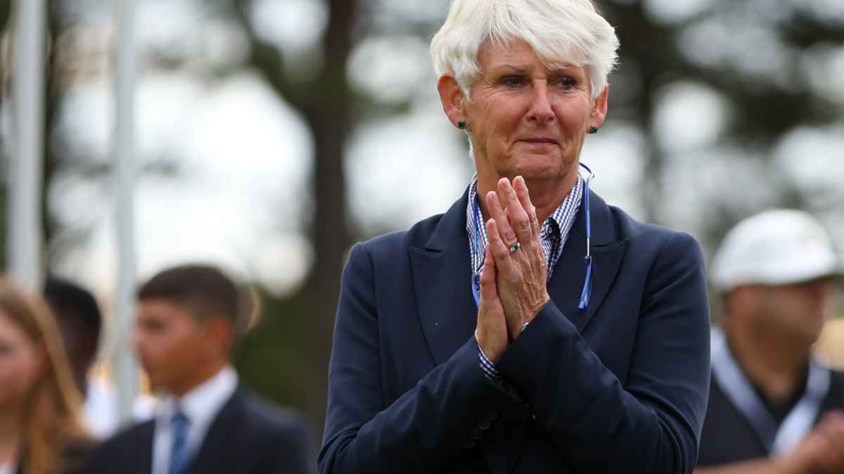 Historischer moment: frau übernimmt die führung im royal and ancient golf club