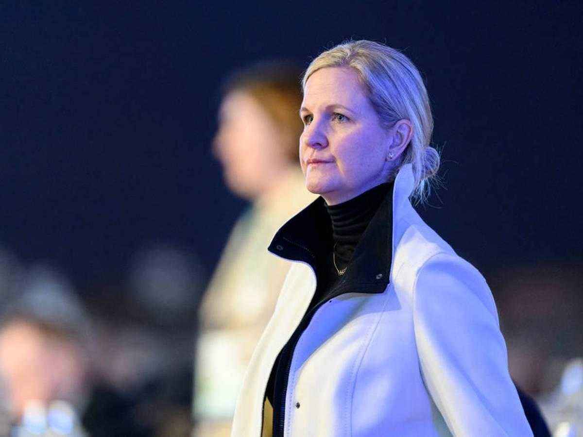 Historischer moment in mailand: kirsty coventry eröffnet olympische winterspiele unter kritischem blick