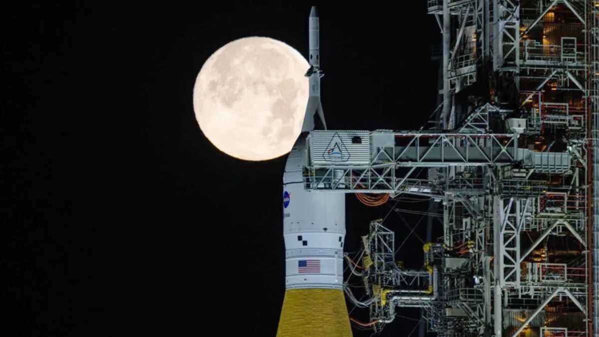 Historischer mondflug: orion umkreist den erdtrabanten!