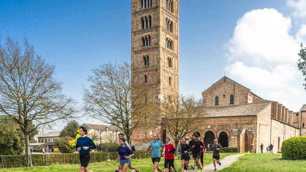Historisches rennen: halbmarathon am fusse des pomposa-klosters!
