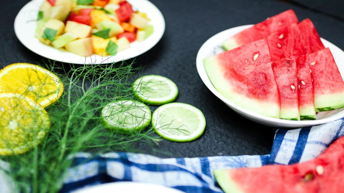 Hitzewelle: ernährungstipps für heiße tage – was sie essen sollten!