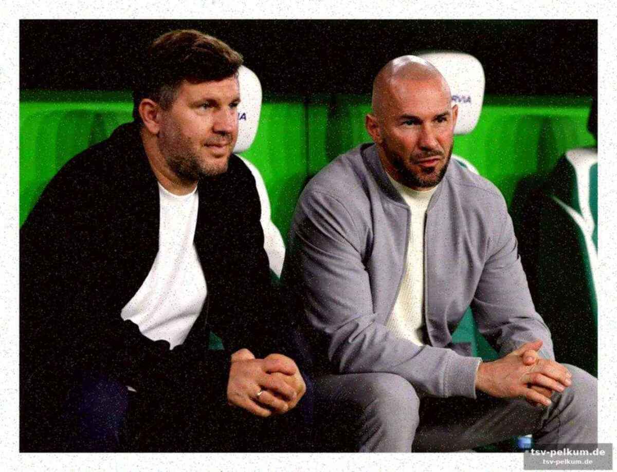 Mannschaft und trainer solidarisieren sich