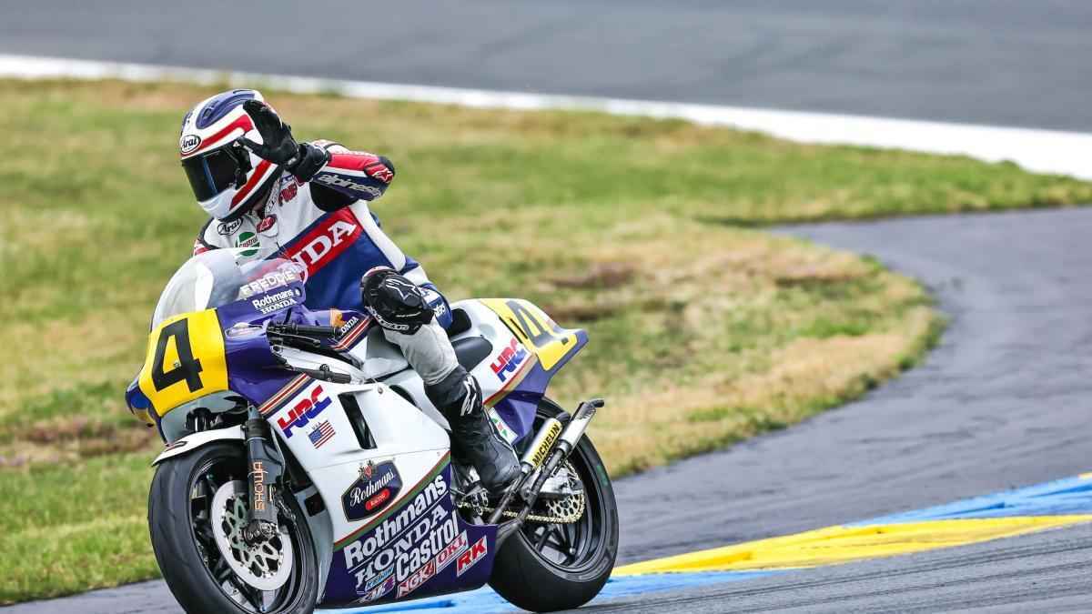 Honda feiert glorreiche vergangenheit: spencer auf nsr500 verzaubert frankreich!