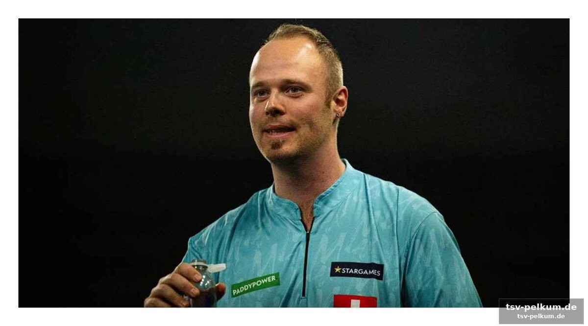 Anderson im blitzlichtschein: ein 9-darter!