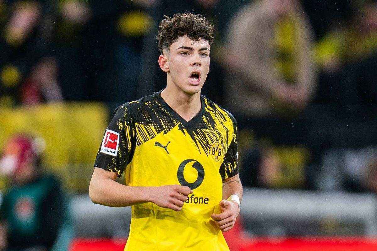 Inácio besetzt bayerns gästeblock und kovacs hirn: dortmunds 17-jähriger fantasista schon jetzt größer als die niederlage