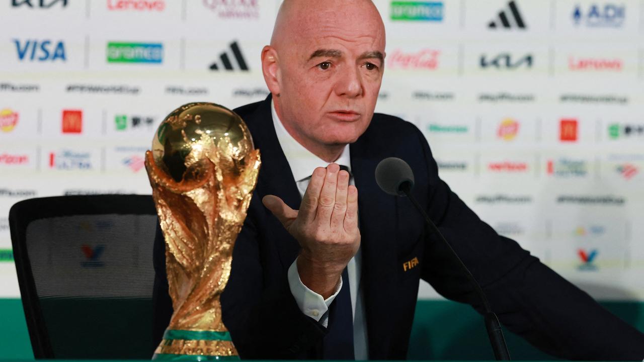 Infantino wehrt kritik ab – fußballwelt vor wm-start gespalten