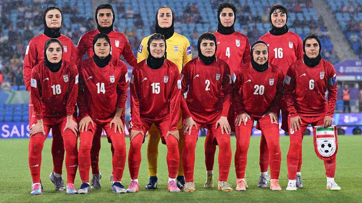 Irans fußballerinnen sitzen in malaysia fest – zwischen krieg und familie