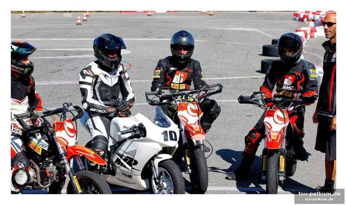 Kart-rennen und mini-moto-action für einsteiger und profis