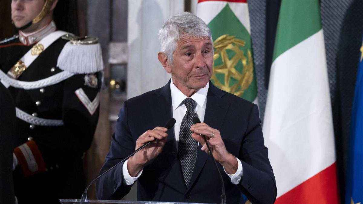 Italienische fußballer in der krise: minister greift ein!