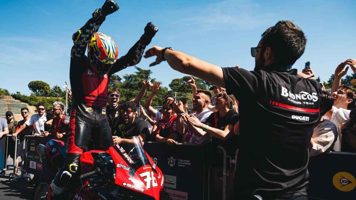 Italienische motorsportmeisterschaft: delbianco patzt, superbike-konkurrenz erwacht!