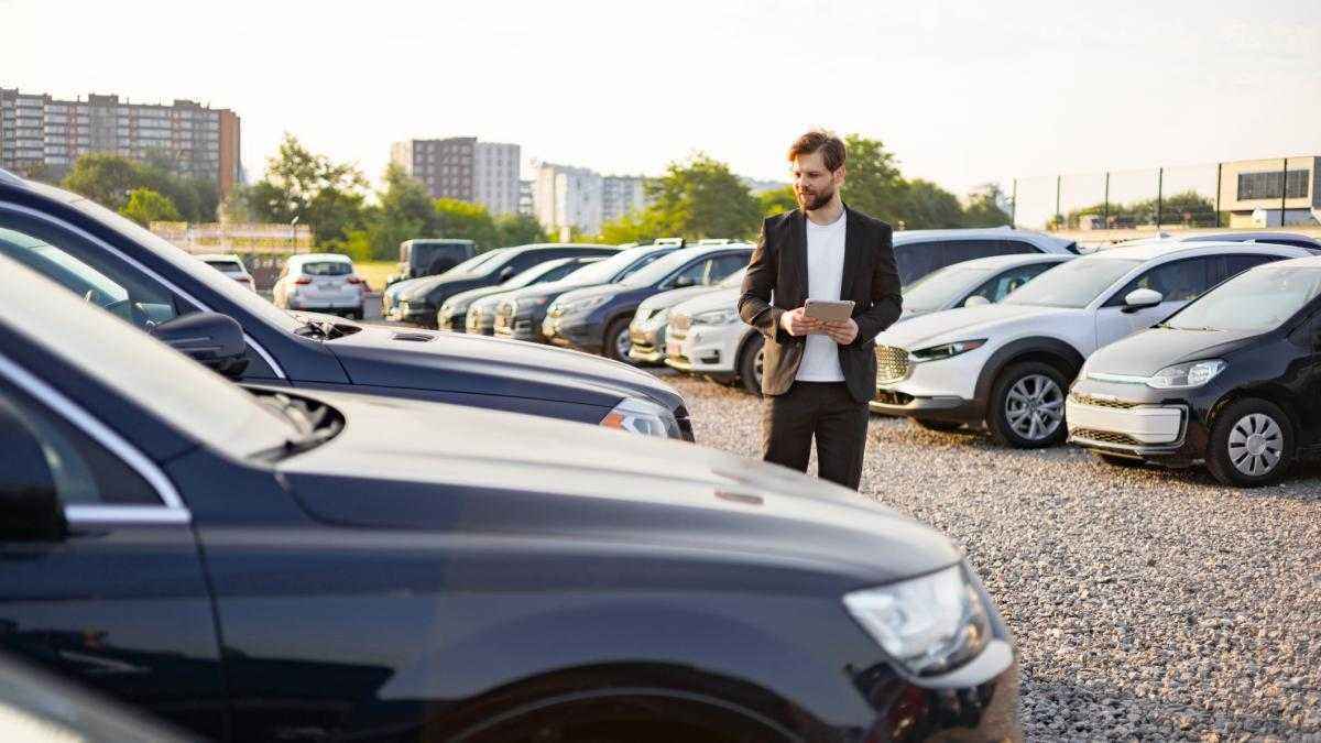 Italienischer automarkt erlebt überraschendes comeback: elektroautos im aufwind!