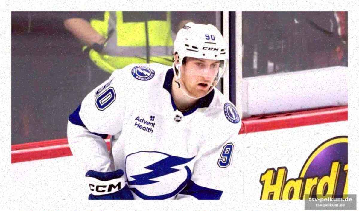 Moser spielt kucherov frei – lightning fliegt davon