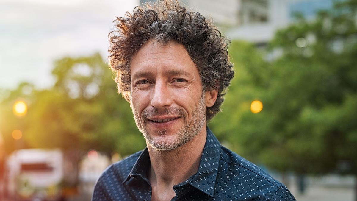 Jünger bleiben: wie eine positive einstellung das altern verändert