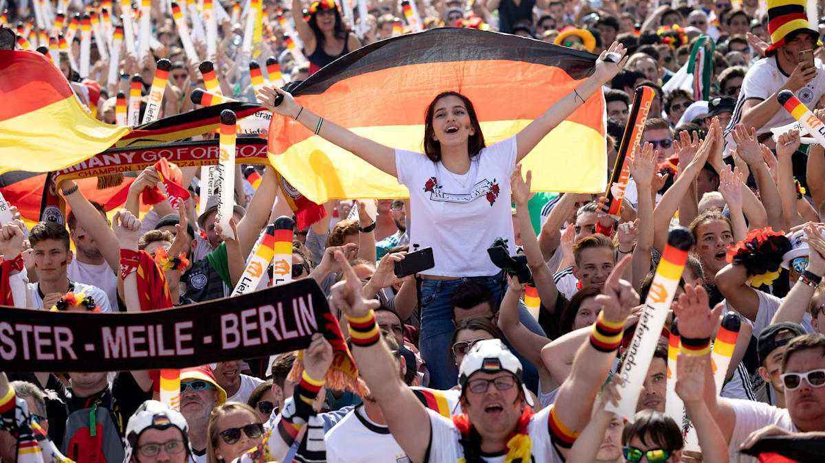 Kabinett räumt nachtwach-blockade aus: public viewing bis 23 uhr fix