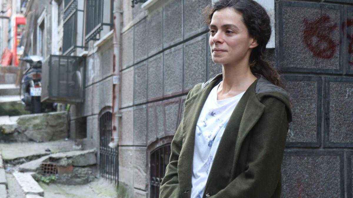 Kanal 5 schraubt sonntag-termin hoch: jetzt läuft „die kraft einer frau“ auch am nachmittag