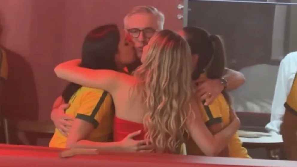 Karneval in brasilien: rätselhafte aufnahmen von carlo ancelotti sorgen für gesprächsstoff